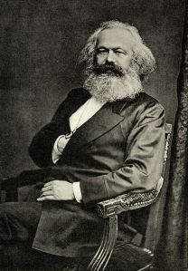 Fotografía de Karl Marx en Londres,1875. La pose es típica de la época.