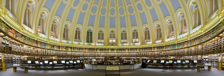 Panorama de casi 180º de la Sala de Lectura de la British Library en el British Museum.